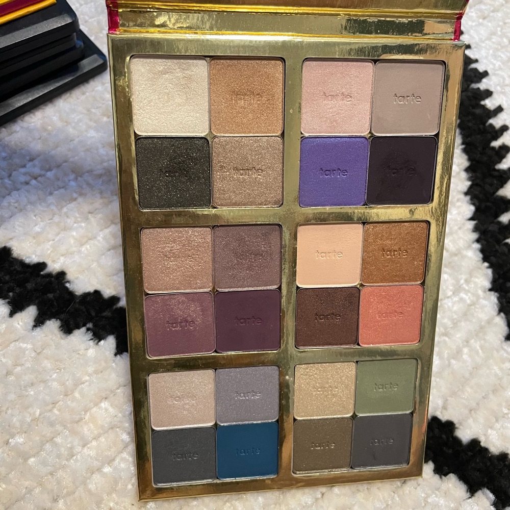 Makeup Lot #1 - Picture 4 of 7